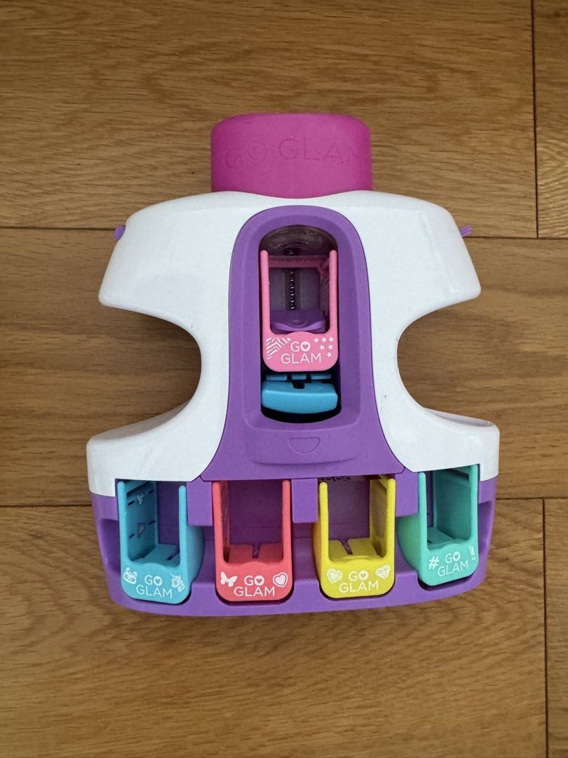 Make It Real Nail Stamper (Category: Hands & Nails) located in Mandaluyong City. Submitted by grmnk (Listing ID 1450375351, Image 2). Description: Buyer needs to buy new pods for nail patterns and also nail polish base from the same brand (Make It Real) but otherwise this toy still makes for a great pretend play resource :) RFS: Decluttering BPI / GCash Pick-up from Mandaluyong (GGX / Grab / Lalamove).
