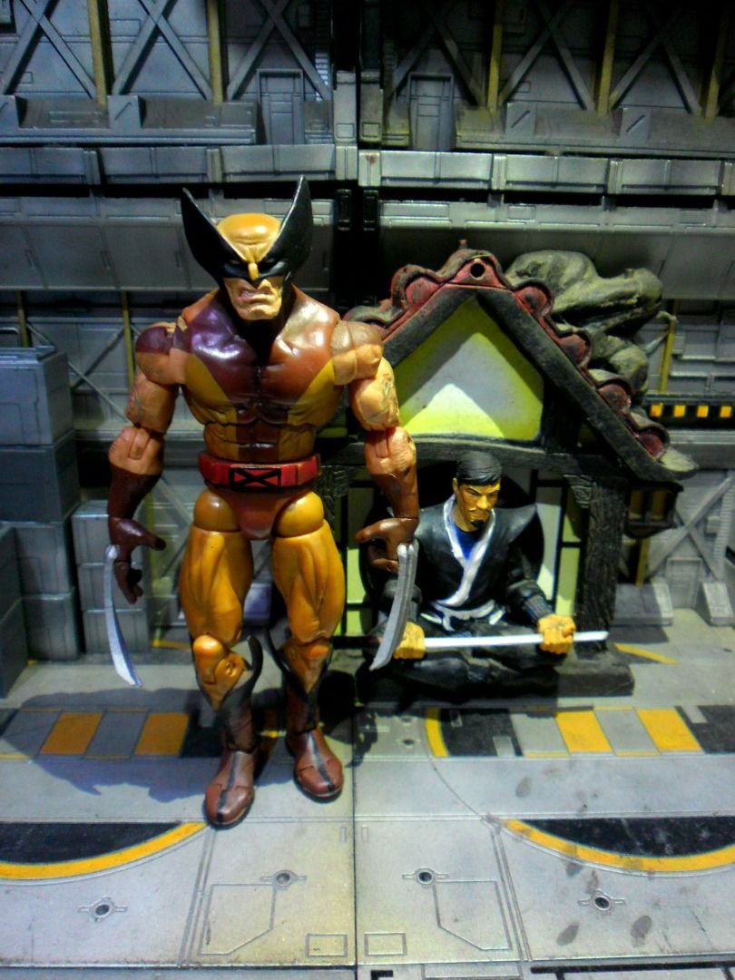 Marvel legends brown Wolverine toybiz (Category: Figurines & Statues) located in Manila. Submitted by olxph_227877107 (Listing ID 1450443069, Image 1). Description: Marvel legends brown Wolverine toybiz with base.