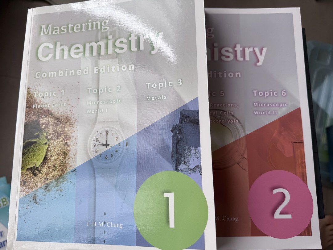Mastering Chemistry Combined Edition 教科書 （分類：教科書）位於 Hong Kong。 由 judycheung2026 提交（商品編號 1450402912，圖片 1）。簡介： 兩本 Mastering Chemistry Combined Edition 教科書，分別係 Topic 1-3 同 Topic 5-6。書本有 L.H.M. Chung 編寫。適合中學生學習化學。。