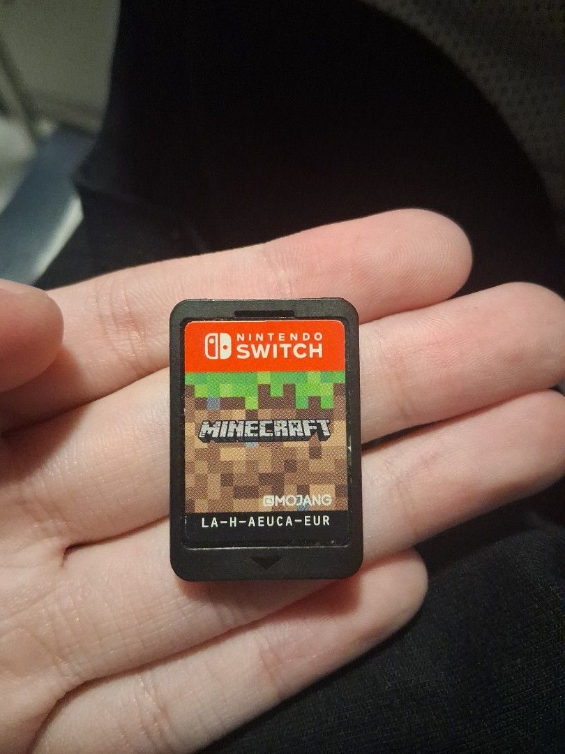 Minecraft Nintendo Switch Game Cartridge （分類：Nintendo 任天堂）位於 Hong Kong。 由 felixexeppw 提交（商品編號 1450422012，圖片 1）。簡介： Minecraft game for Nintendo Switch. Region code LA-H-AEUCA-EUR. Tested and working.。