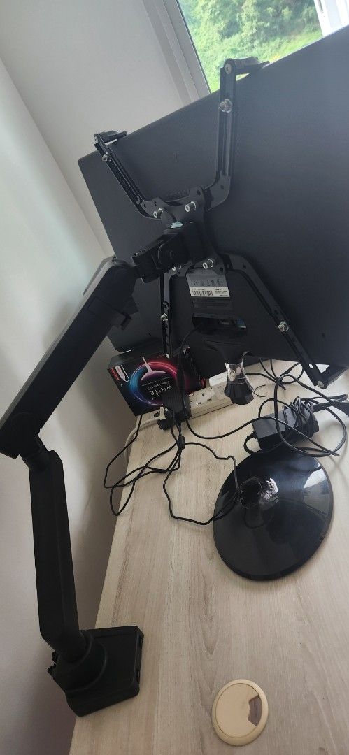 Monitor Arm Mount512757227628810240