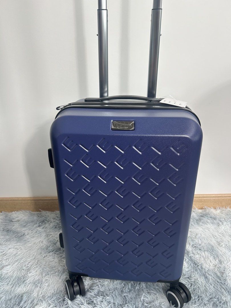 New： Elle 20 inch expandable luggage for handcarry ； Elle 20 吋可擴展行李箱 56 x 36 x 23 cm （ + 3cm） （分類：旅遊 - 旅行必需品及用品）位於 Hong Kong。 由 fashiontrade_luggage_company 提交（商品編號 1450366563，圖片 2）。簡介： TSA lock Silent wheels expandable 。
