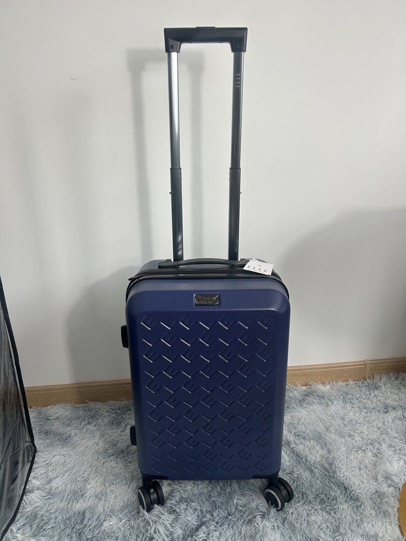 New： Elle 20 inch expandable luggage for handcarry ； Elle 20 吋可擴展行李箱 56 x 36 x 23 cm （ + 3cm） （分類：旅遊 - 旅行必需品及用品）位於 Hong Kong。 由 fashiontrade_luggage_company 提交（商品編號 1450366563，圖片 1）。簡介： TSA lock Silent wheels expandable 。