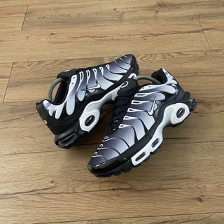 (Category: ) located in . Submitted by lusuhbundlestore1 (Listing ID 1450473561, Image 1). Description: .