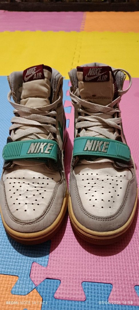 Nike Kyrie Low 4 UKAY UKAY (Pre-Owned) (Category: Casual Shoes) located in Manila. Submitted by wisebird_912e51 (Listing ID 1450451753, Image 2). Description: - Nike Kyrie Low 4s - Size: US 8 / EUR 41 (25 CM) - Colorway: White, Teal, Grey, Burgundy - Condition: Pre-owned - Includes: No box - Price: Great find, small price! -ukay item. Please manage expectations..