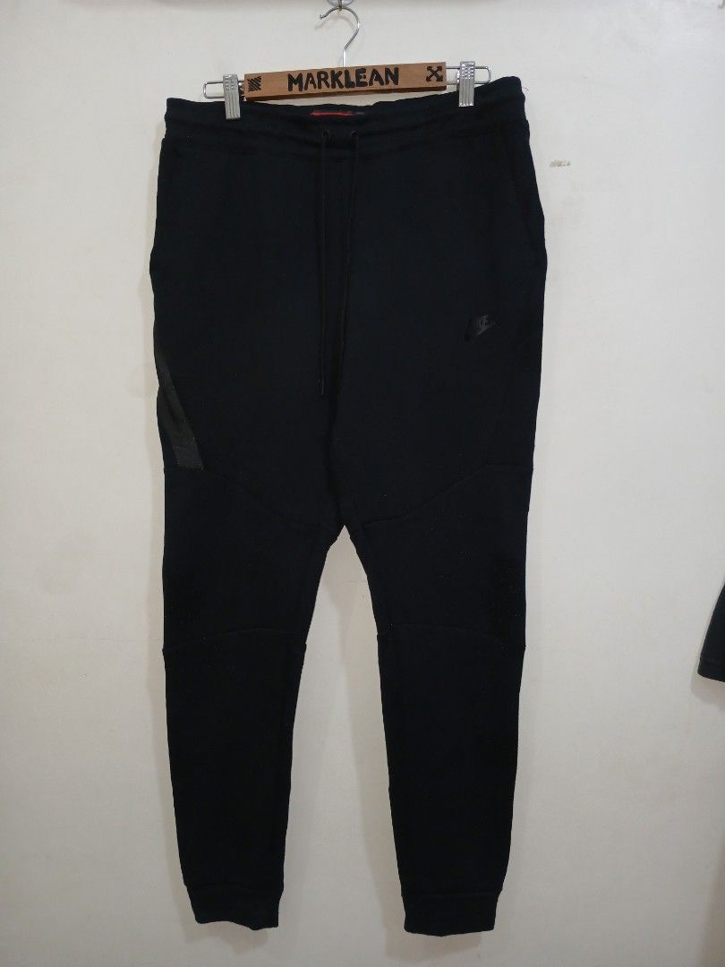 Nike Techfleece jogger (Category: Joggers) located in Taytay. Submitted by leanmark103093 (Listing ID 1450497868, Image 2). Description: Naykee Mens Tech fleece Jogger Size Large on tag 32 to 36 Waistline 39 Length Good as new sana issue last 3 pics 750 Freeshipping.