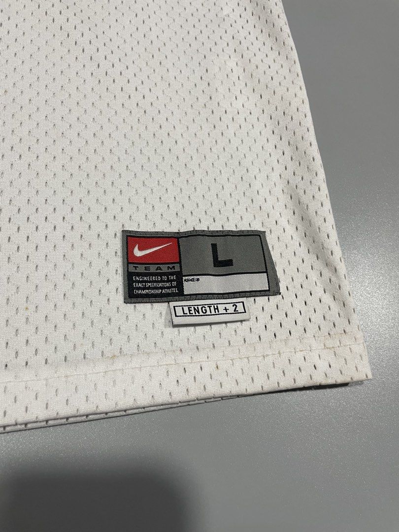 Nike Vintage Pippen #33 Size L (Category: Activewear) located in La Trinidad. Submitted by outfit_chic.101 (Listing ID 1450413489, Image 2). Description: excellent condition .