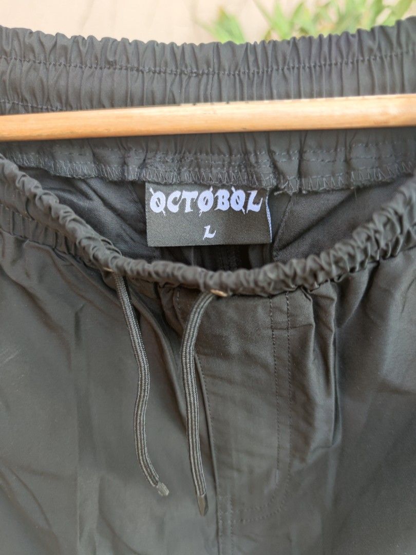 Octobol Jogger Pants (Category: Joggers) located in Pasig City. Submitted by ftwind (Listing ID 1450427404, Image 3). Description: - branded zippers - adjustable ankle hem.