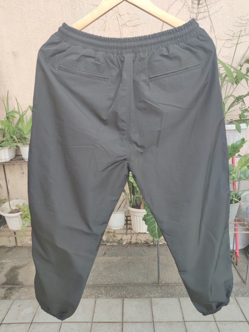 Octobol Jogger Pants (Category: Joggers) located in Pasig City. Submitted by ftwind (Listing ID 1450427404, Image 2). Description: - branded zippers - adjustable ankle hem.