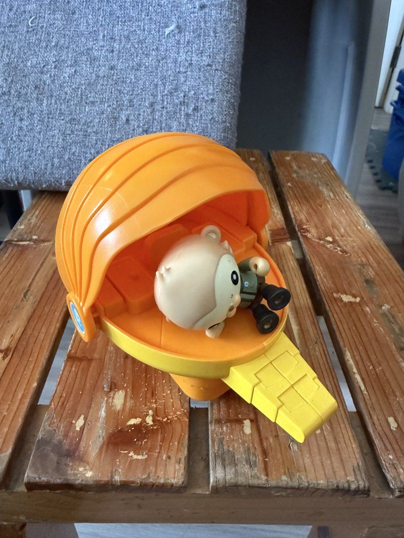 Octonauts Barnacles Bear Toy with Vehicle (Category: Kids Toys) located in Mandaluyong City. Submitted by kar510 (Listing ID 1450324311, Image 1). Description: - Octonauts Barnacles Bear toy - Includes his orange vehicle - Vehicle opens up for interactive play - Great for sparking imagination - Minor scuffs on vehicle from normal play.