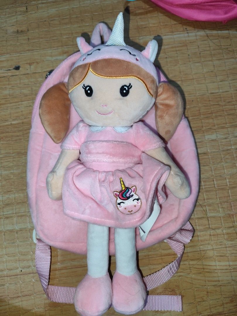 Original Gloveleya Bagpack (Category: Other Babies Going Out Needs) located in Manila. Submitted by mamemiii (Listing ID 1450367744, Image 1). Description: This is a Gloveleya plush unicorn toddler backpack and doll bundle featuring a pink unicorn-themed bag and a matching soft stuffed doll. Sa U.k nabili na reremove po yung Doll.