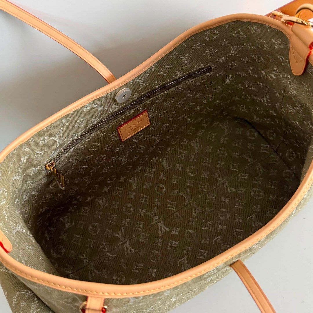 OTG denim (Category: Luxury Bags & Wallets) located in Paranaque City. Submitted by kgmgiftedph20 (Listing ID 1450434517, Image 3). Description: .