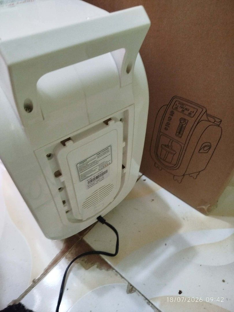 Owgelis Oxygen Concentrator 02-1-01A00 (Category: Medical Supplies & Tools) located in Quezon City. Submitted by chadrison (Listing ID 1450386857, Image 3). Description: - Owgelis Oxygen Concentrator - Model: 02-1-01A00 - Ready for immediate use - Includes user manual - Comes with all accessories - Original packaging included.