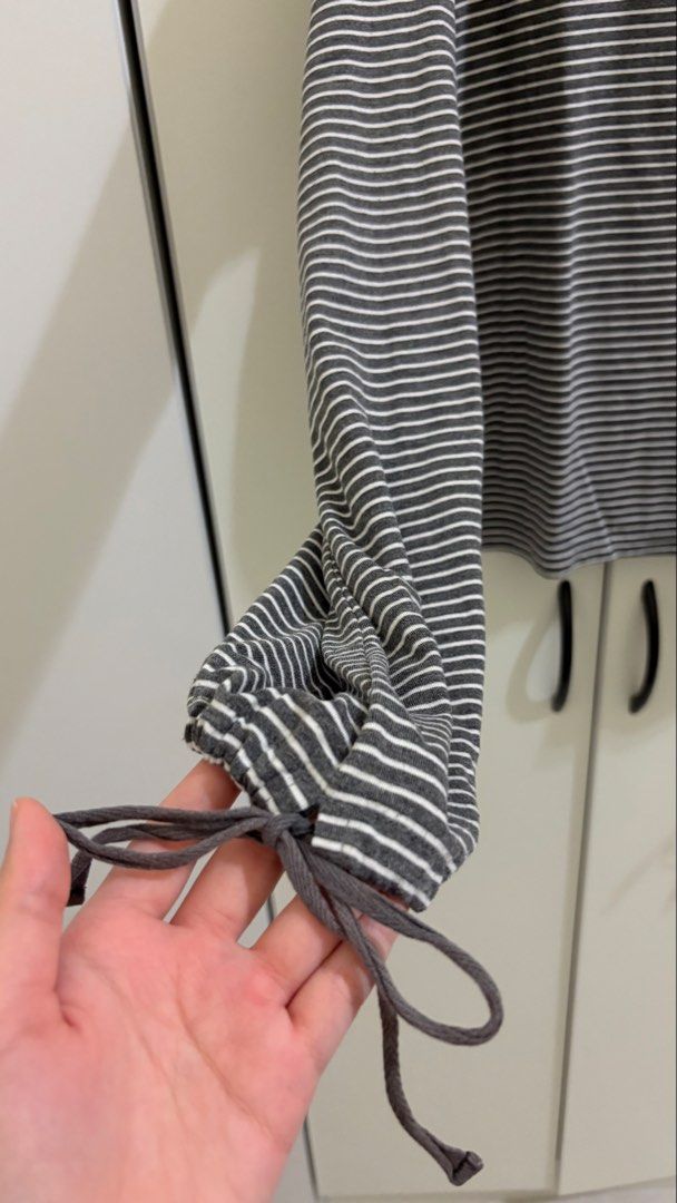 PADINI Ribbon Stripes (Category: Longsleeves) located in Kangar. Submitted by cherylbubs (Listing ID 1450453989, Image 2). Description: - padini longsleeve - ribbon at sleeve - baggy - size L can fit to XL.