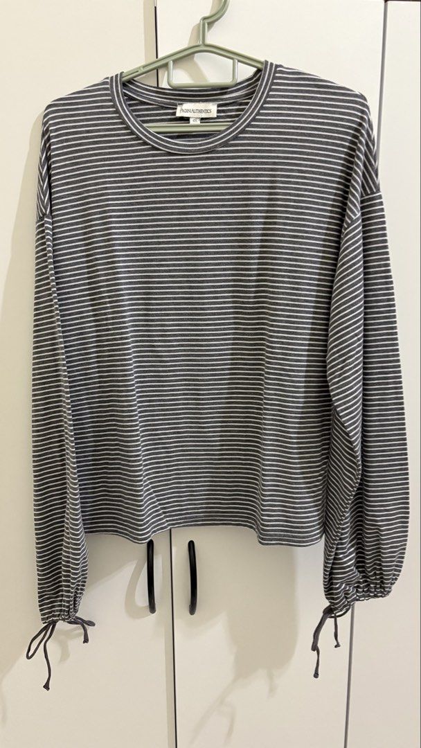 PADINI Ribbon Stripes (Category: Longsleeves) located in Kangar. Submitted by cherylbubs (Listing ID 1450453989, Image 1). Description: - padini longsleeve - ribbon at sleeve - baggy - size L can fit to XL.