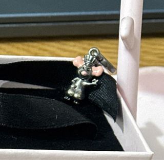 (Category: ) located in . Submitted by cutedeclutter (Listing ID 1450498497, Image 1). Description: .