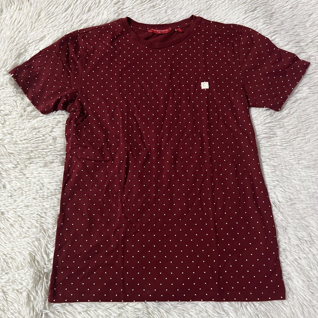 Penshoppe Shirt (Category: Tshirts & Polo Shirts ) located in Manila. Submitted by venizz (Listing ID 1450375305, Image 1). Description: Size: Small Measurements: Chest 34”, Length 24” Excellent Condition.