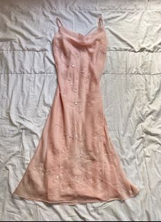 (Category: ) located in . Submitted by luv.clothes (Listing ID 1450405089, Image 1). Description: .