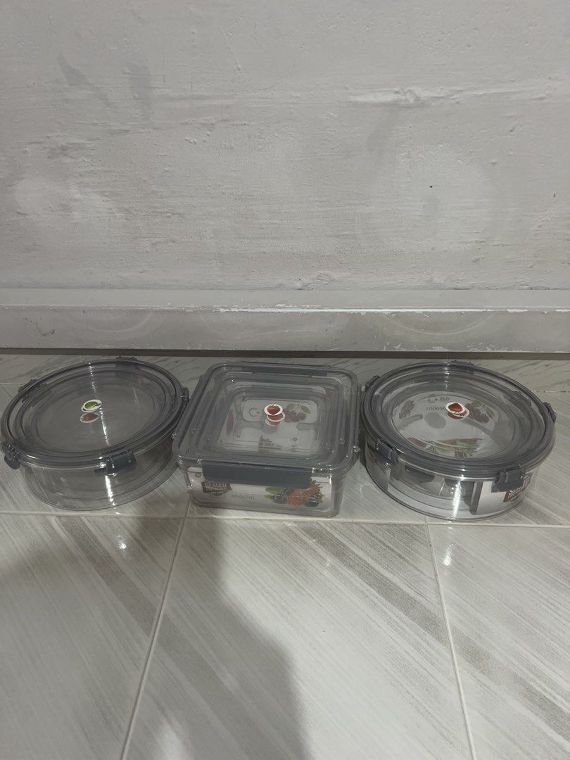 Plastic container512824193235691521