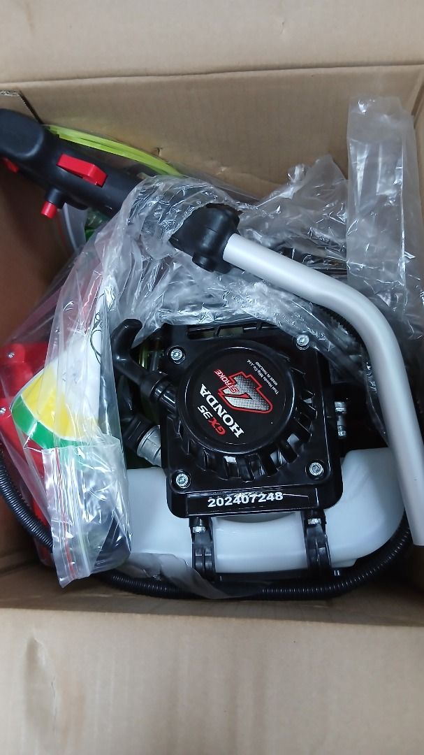 Portable Brush Grass Cutter Honda GX35 Engine (Category: Grass Mowers & Trimmers) located in Manila. Submitted by townlites (Listing ID 1450382892, Image 3). Description: Model: Honda GX35 Engine 4 Stroke Power: 1KW Versatile Cutting Anti-Slip Bull-Horn Handle High Efficiency Power: 1.0KW max power with 8500rpm cutting speed for efficient mowing. Brand new Quality product.