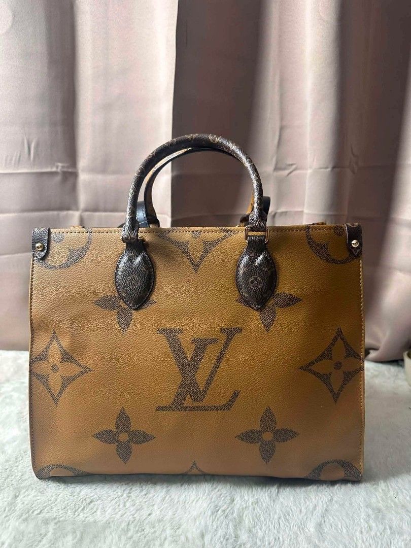 Preloved OTG (Category: Luxury Bags & Wallets) located in Butuan. Submitted by leah_31.1994 (Listing ID 1450484611, Image 3). Description: like new condition.