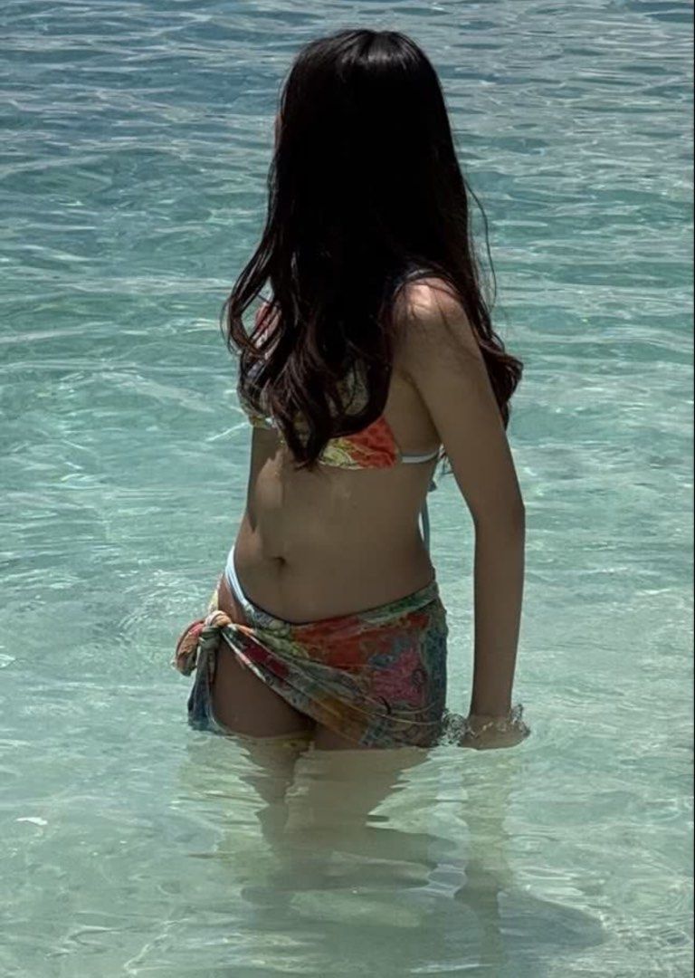 Printed bikini set (Category: Bikinis & Swimsuits) located in Bacoor. Submitted by decluterwithellie8 (Listing ID 1450519631, Image 2). Description: .