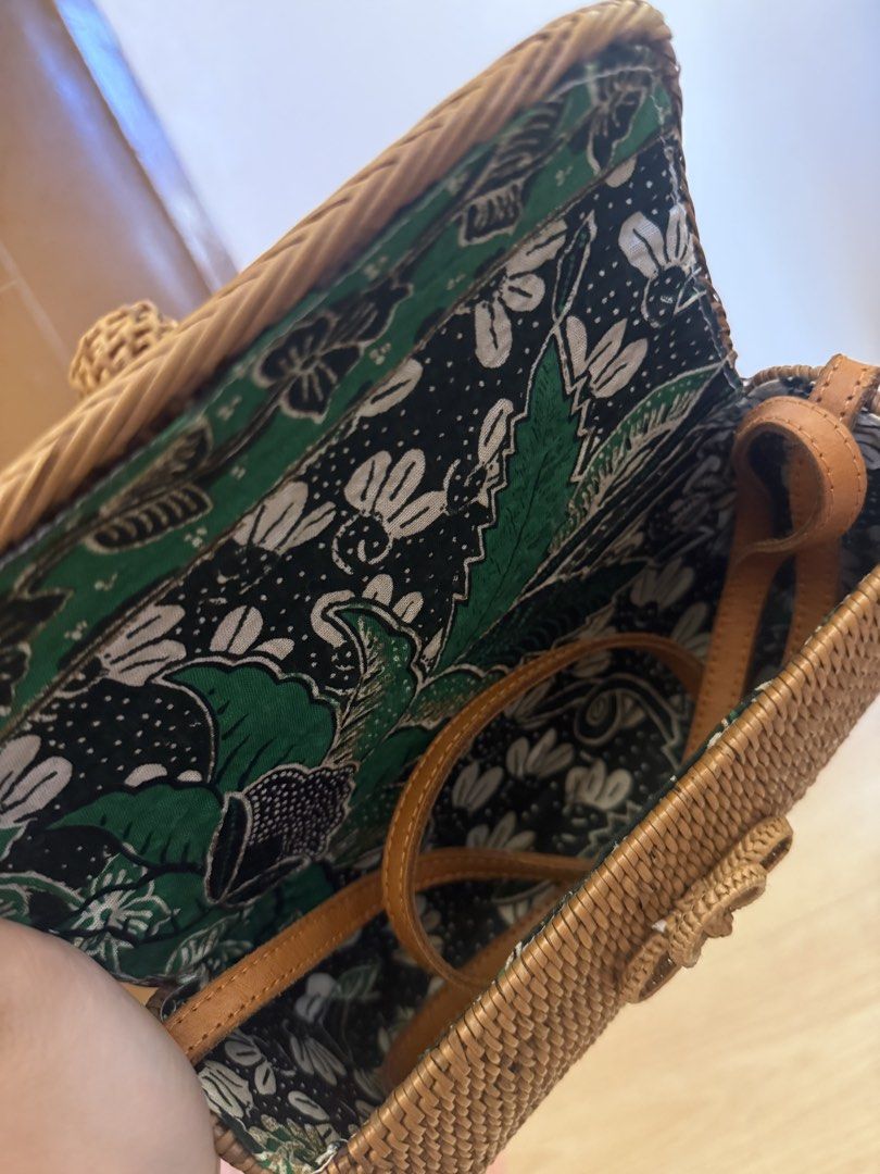 Rattan Bag (Category: Beach Bags) located in Quezon City. Submitted by declutterwithiya (Listing ID 1450382605, Image 2). Description: Bought from Bali.