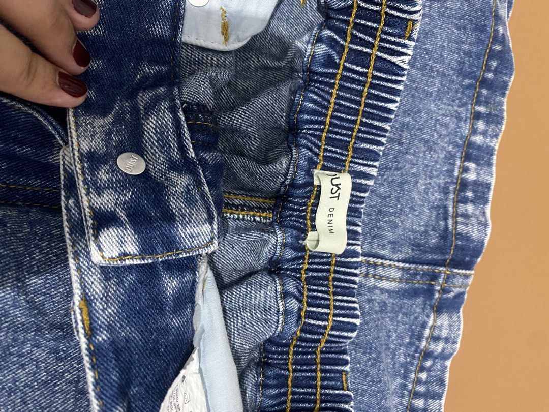 rok jeans by Dust (Kategori: Bawahan) berada di Purwokerto. Dikirim oleh poetriisajuuu (ID iklan 1450391858, Gambar 2). Deskripsi: jarang banget dipake.
