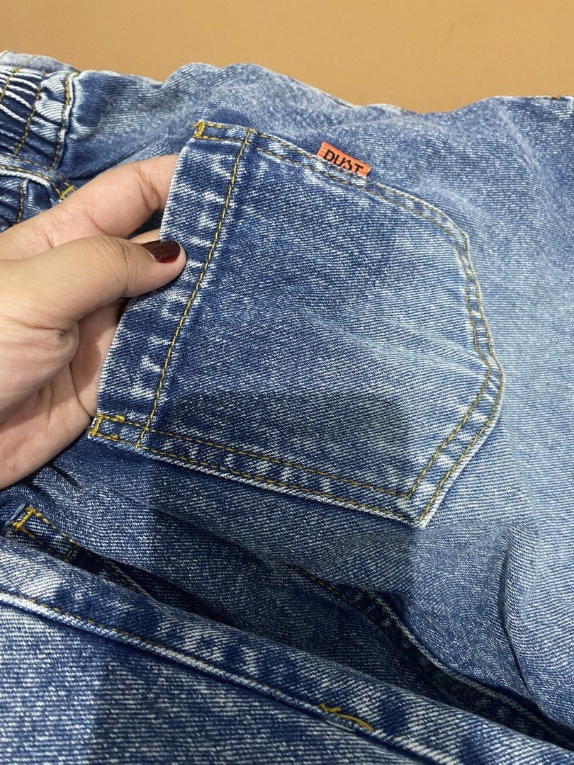 rok jeans by Dust (Kategori: Bawahan) berada di Purwokerto. Dikirim oleh poetriisajuuu (ID iklan 1450391858, Gambar 3). Deskripsi: jarang banget dipake.