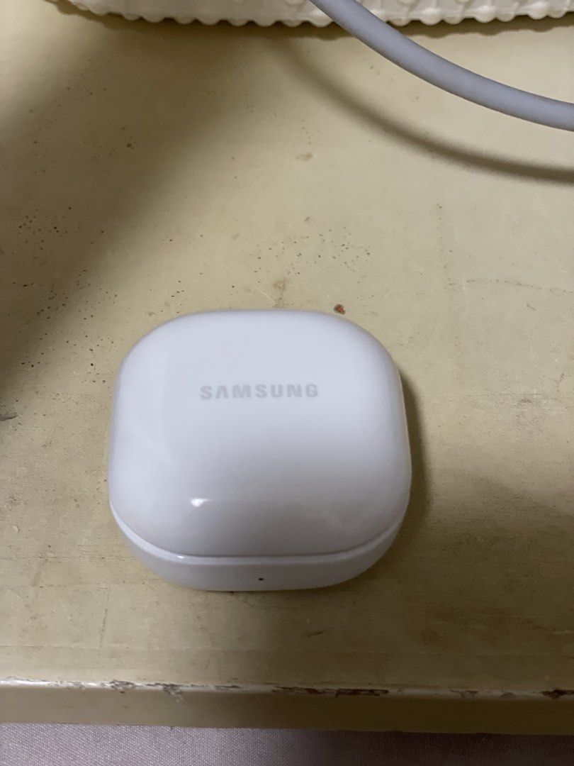 Samsung buds fe charging case only (Category: Headphones & Headsets) located in Rizal. Submitted by eunnie.shop83 (Listing ID 1450341183, Image 1). Description: Rfs: buds itself not working.