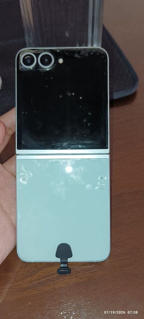 Samsung Galaxy Flip 6 512GB (Category: iPhone 7 Series) located in Manila. Submitted by preownedddd (Listing ID 1450526358, Image 1). Description: ● No box - Lost (but there's proof online via samsung receipt) ● 1 charger wire only Type c to Type c wire. ● Bought at the lrice of 59, 291.
