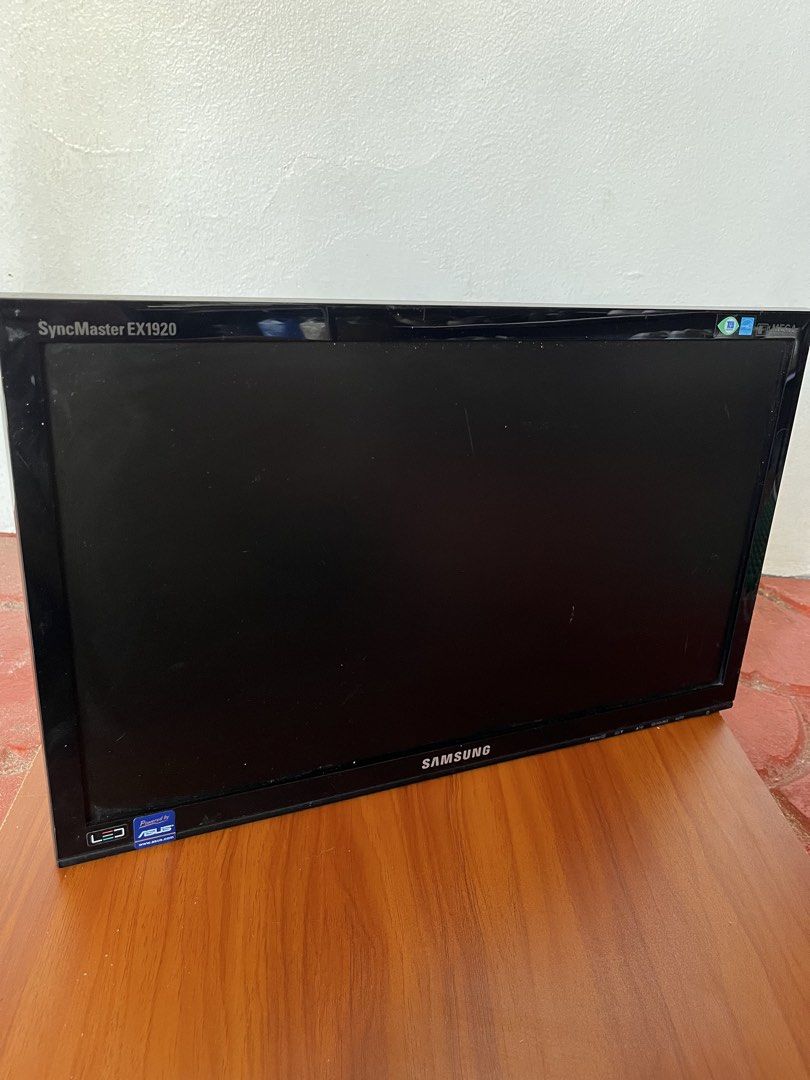 Samsung SyncMaster EX1920 Monitor (Category: Monitor Screens) located in Manila. Submitted by paolupiz (Listing ID 1450373386, Image 2). Description: - Samsung SyncMaster EX1920 monitor - 19-inch screen size - VGA and DVI input ports - No Power cable - Minor scratches on screen (selling as is) - No stand.