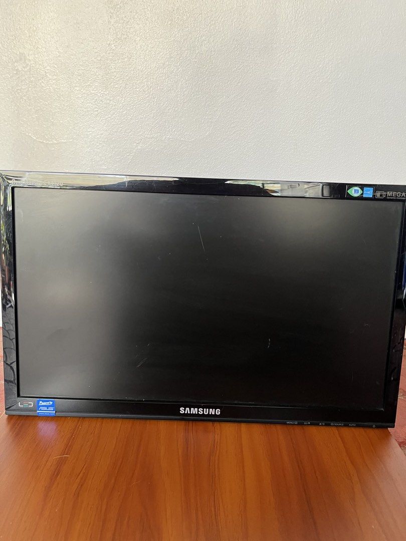 Samsung SyncMaster EX1920 Monitor (Category: Monitor Screens) located in Manila. Submitted by paolupiz (Listing ID 1450373386, Image 1). Description: - Samsung SyncMaster EX1920 monitor - 19-inch screen size - VGA and DVI input ports - No Power cable - Minor scratches on screen (selling as is) - No stand.