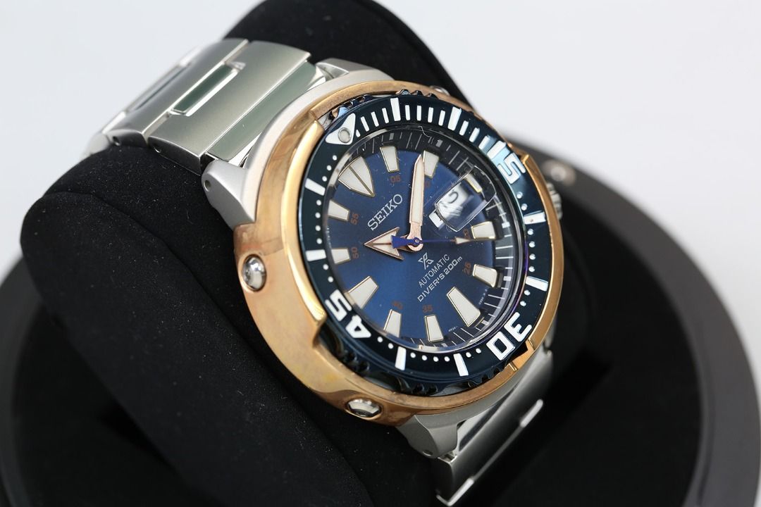 Seiko Prospex "Zimbe Baby Tuna" (Model SRPC96K1), a limited edition watch featuring a blue dial and a rose gold bezel （分類：手錶）位於 Hong Kong。 由 ahso2068 提交（商品編號 1450337629，圖片 3）。簡介： The Seiko Prospex Thailand Limited Edition "Zimbe 8" Baby Tuna (Model SRPC96K1) was launched as a highly exclusive, Thailand-only limited edition of exactly 1,234 pieces. Technical Description Aesthetics: The watch features a striking deep sunray blue dial inspired by th