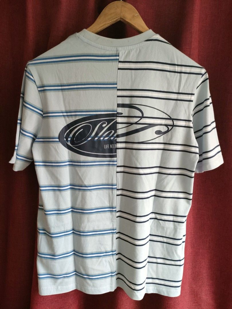 SELECTED 條紋拼接 Tee 裇 XS （分類：T-shirt）位於 Hong Kong。 由 wangjin80 提交（商品編號 1450333608，圖片 2）。簡介： 呢件SELECTED Tee 裇好特別，一半係黑白條紋，一半係藍色條紋。著上身好有個性。衫身偏S 碼，適合身形較細嘅朋友。夏天著一流，透氣舒服。有興趣就快啲聯絡我啦！。