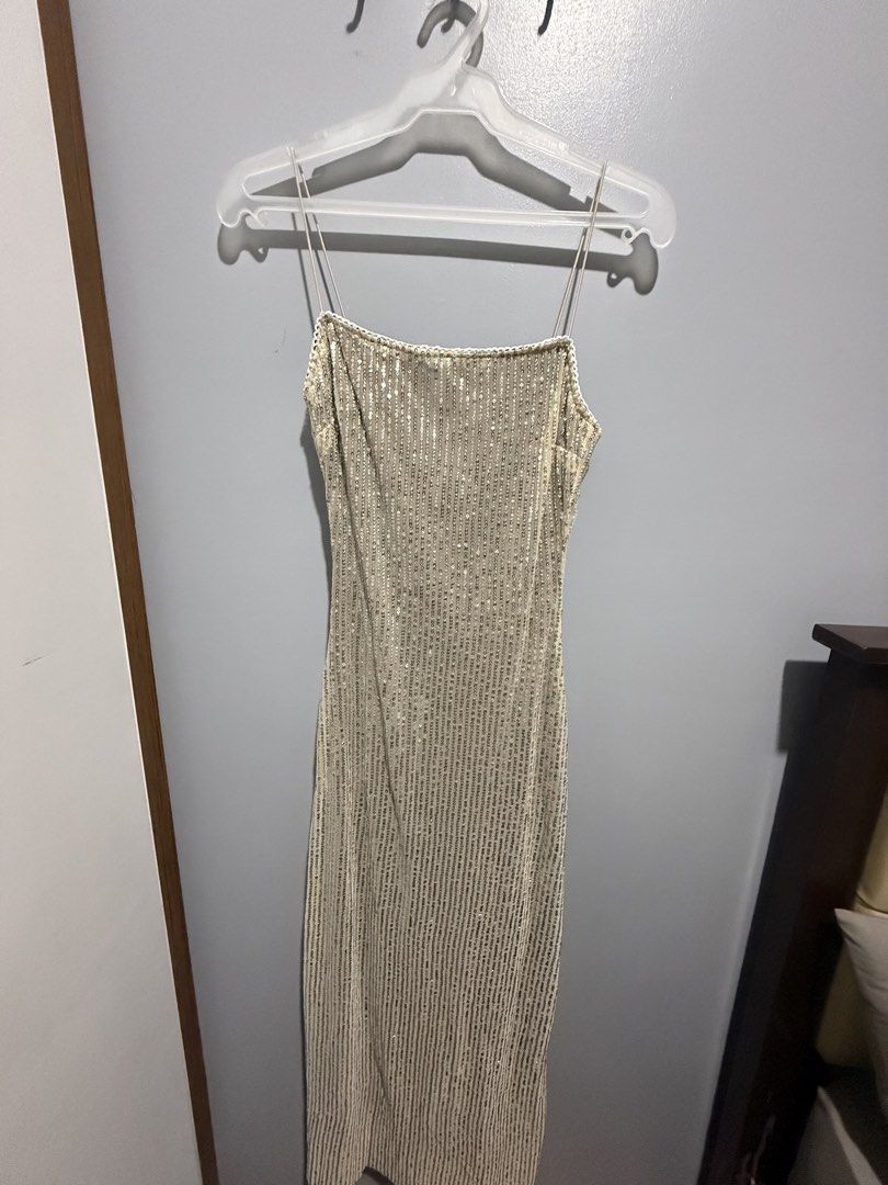 Sequined Spaghetti Strap Midi Dress Light Apricot (Category: Dresses) located in Manila. Submitted by sharr_09 (Listing ID 1450323300, Image 1). Description: * ✨ Used only once * ✨ Perfect for parties or any special occasion * ✨ Shipping fee shouldered by the buyer * ✨ Price is negotiable * ✨ Meet-ups available if near my area * ✨ Delivery via Lalamove or J&T Express.