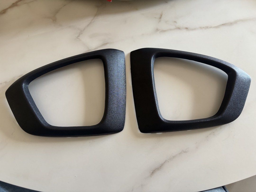 Side mirror protector SHARK for Toyota Rush 2021 (Category: Body Parts and Accessories) located in Quezon City. Submitted by gude_watanabe.725 (Listing ID 1450346748, Image 1). Description: Shark Side mirror protector for toyota Rush 2021 (compatible to most model) rfs : nag pa uni-body paint kaya tinanggal QC or Makati .
