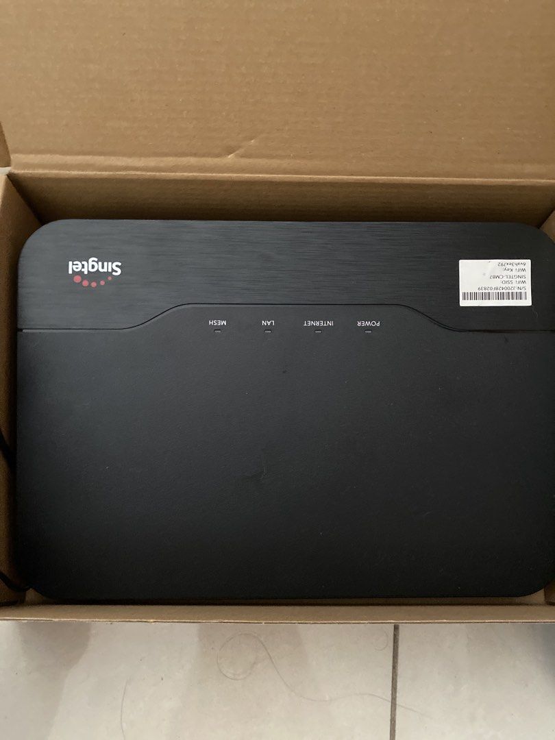 Singtel Optical Router and Mesh router512572190915962881
