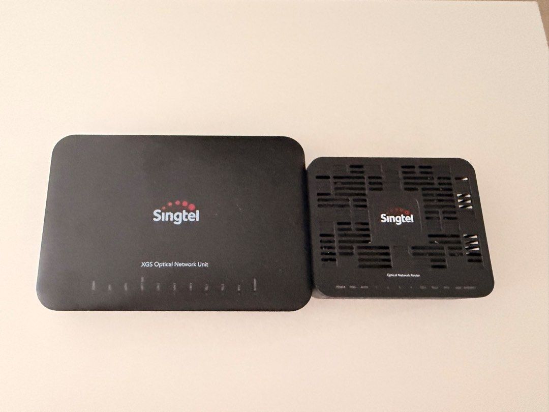 Singtel XGS Optical Network Unit and Router512880350016972800