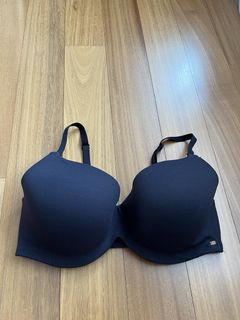 (Category: ) located in . Submitted by ladyshop01 (Listing ID 1450332495, Image 1). Description: .
