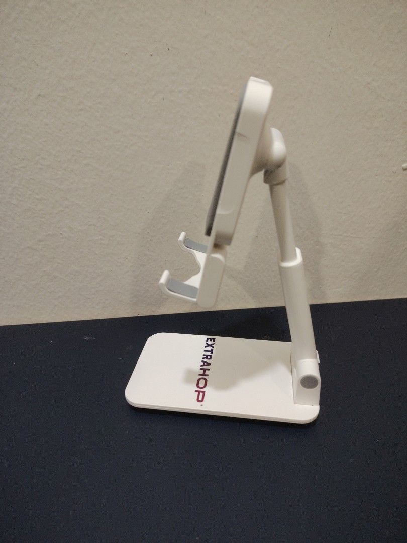Solid foldable handphone holder (Category: Other Gadgets) located in Subang Jaya. Submitted by smilingfish (Listing ID 1450501662, Image 2). Description: .
