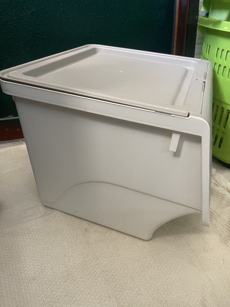 Stackable Storage Bins with Lids (Category: Storage Boxes & Baskets) located in Singapore. Submitted by duchess22003 (Listing ID 1450422366, Image 2). Description: - Set of stackable storage bins - Includes lids - Light grey color - Easy to open and close - Ideal for space organization.