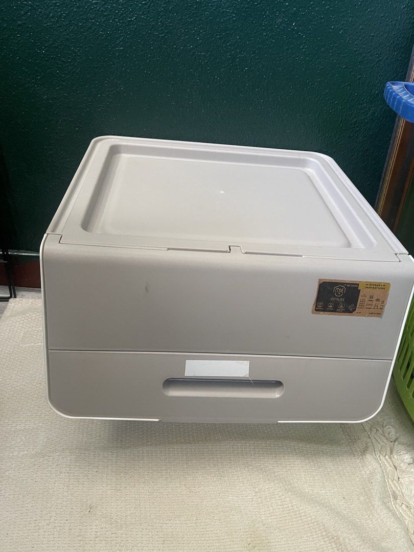 Stackable Storage Bins with Lids (Category: Storage Boxes & Baskets) located in Singapore. Submitted by duchess22003 (Listing ID 1450422366, Image 3). Description: - Set of stackable storage bins - Includes lids - Light grey color - Easy to open and close - Ideal for space organization.