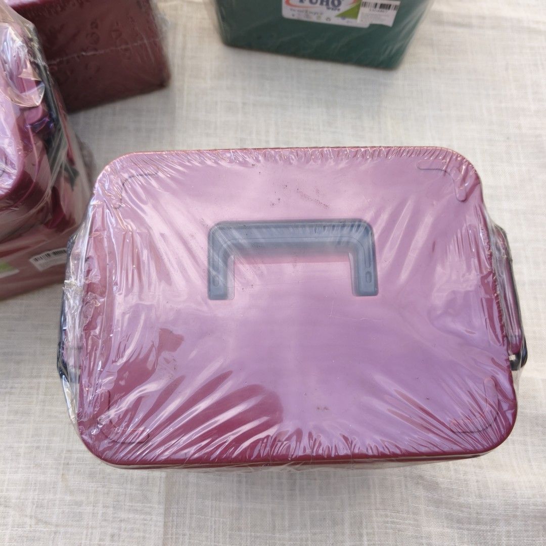 Storage Box Set (Category: Storage Boxes & Baskets) located in Paranaque City. Submitted by ghorl1210 (Listing ID 1450424664, Image 3). Description: ₱100 per set(2pcs. na laman isang set) 4pcs. available shop33 checkout lalamove loc. paranaque.