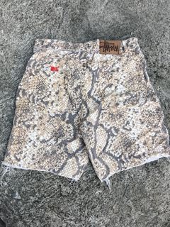 (Category: ) located in . Submitted by rollitgarments (Listing ID 1450337174, Image 1). Description: .