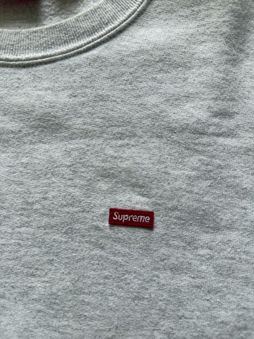 Supreme Small Box Logo Crewneck (Category: Activewear) located in Quezon City. Submitted by daddysource (Listing ID 1450418888, Image 3). Description: Supreme Small Box Logo Crewneck Small | Excellent ₱3,000.