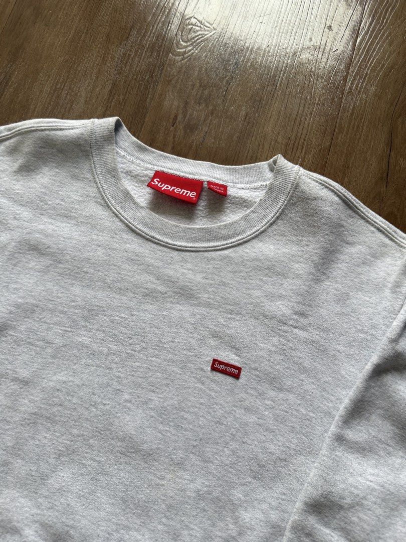 Supreme Small Box Logo Crewneck (Category: Activewear) located in Quezon City. Submitted by daddysource (Listing ID 1450418888, Image 2). Description: Supreme Small Box Logo Crewneck Small | Excellent ₱3,000.