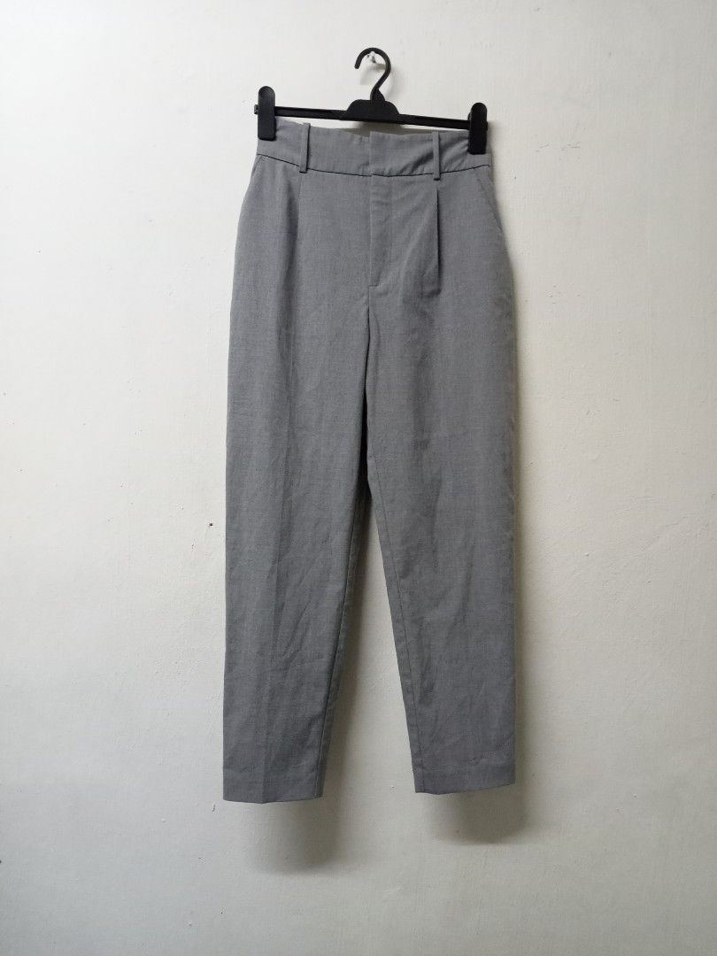 S❤️Zara Grey Plaid High Waisted Trousers Size S (Category: Other Bottoms) located in Johor Bahru. Submitted by gobokpenuh (Listing ID 1450436619, Image 1). Description: Waist 14 inci, Length 39 inci- Zara Grey Plaid Trousers - High-waisted style - Straight leg fit - Made in Turkey - Size: S - Versatile for work or casual outfits.