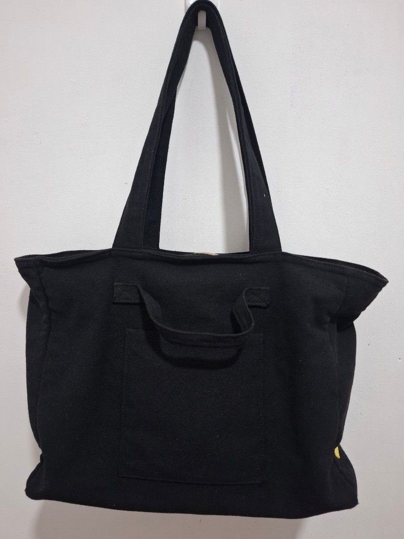 TAKE ALL BAGS FOR 3K (Category: Tote Bags) located in Muntinlupa City. Submitted by jane.scribbles (Listing ID 1450503892, Image 3). Description: some of them has flaws. typo totes- needs cleaning, both have flaws (purple: yung zipper sa inner compartment, gray: yung snap button sa loob for its pouch) th- nga, may yellowish part sa side pocket imokey black backpack- no flaws, like new bybtg caryall tote, tote by al - both in black has no flaws, n