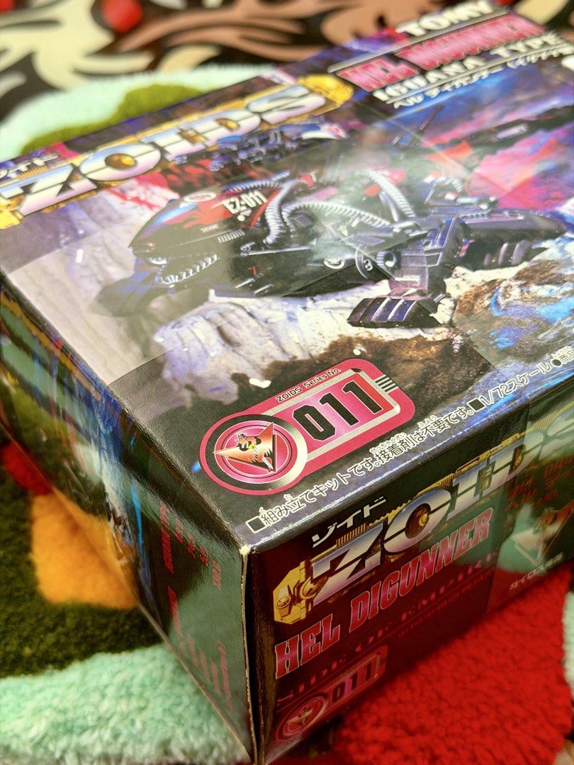 Tomy Zoids Hel Digunner Iguana Type Model Kit (Category: Gundam & Model Kits) located in Taguig. Submitted by hellokewpie (Listing ID 1450380345, Image 2). Description: - UNOPENED - Tomy Zoids Hel Digunner Iguana Type (EZ-011) - From the classic Zoids series.